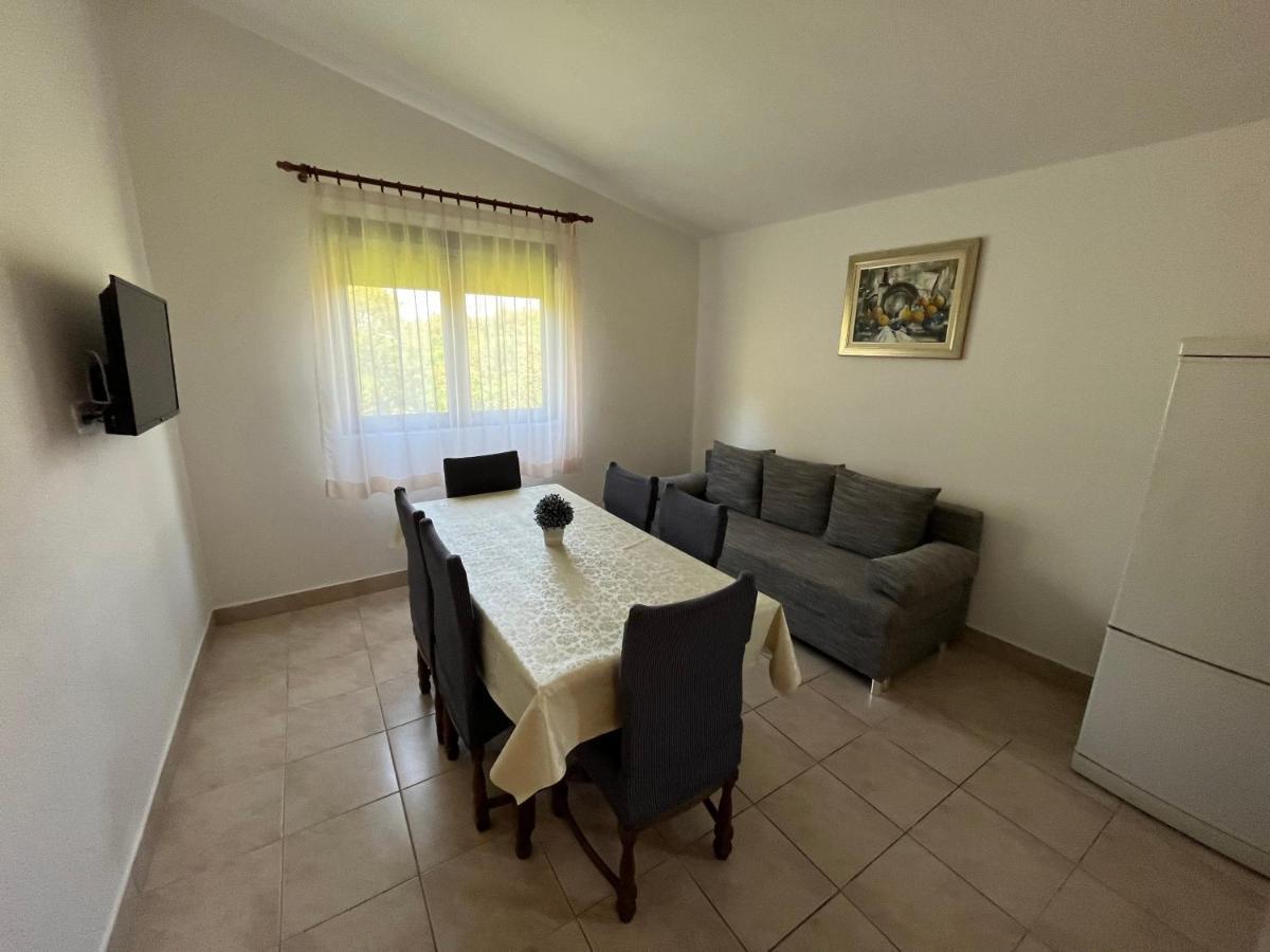 Apartmani Sekana Starigrad Paklenica Esterno foto