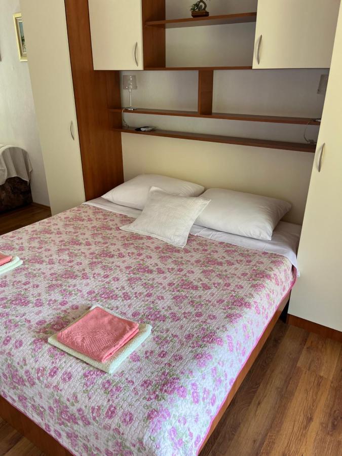 Apartmani Sekana Starigrad Paklenica Esterno foto