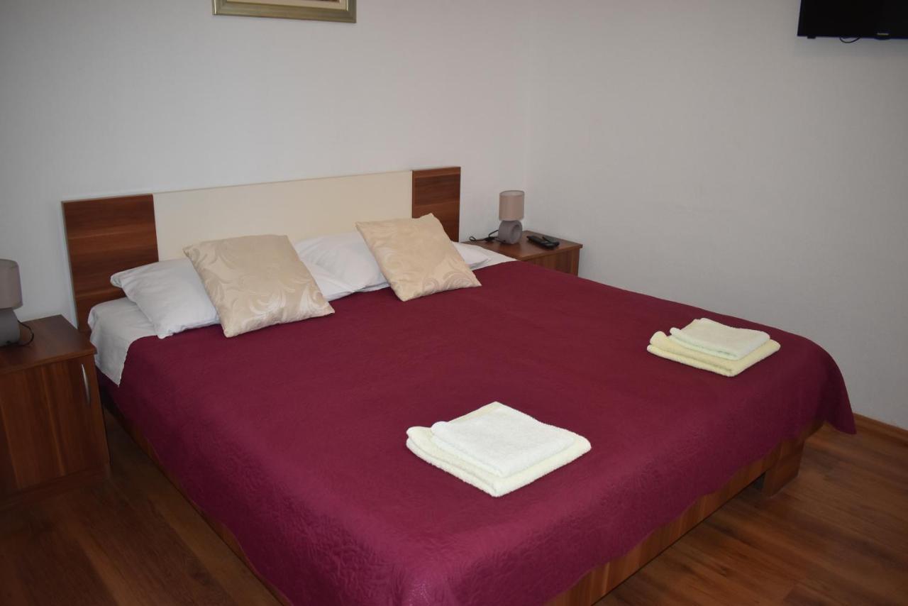 Apartmani Sekana Starigrad Paklenica Esterno foto