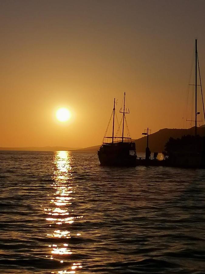 Apartmani Sekana Starigrad Paklenica Esterno foto