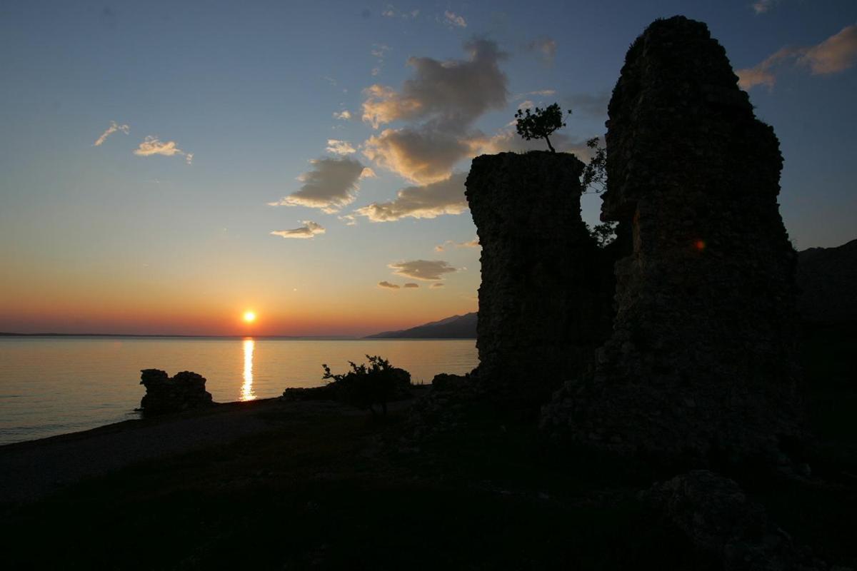Apartmani Sekana Starigrad Paklenica Esterno foto